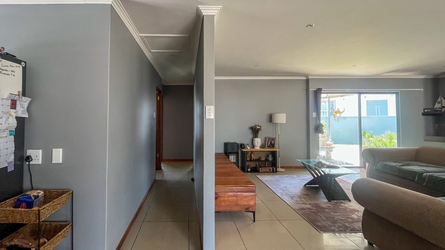 To Let 3 Bedroom Property for Rent in Country Club Western Cape